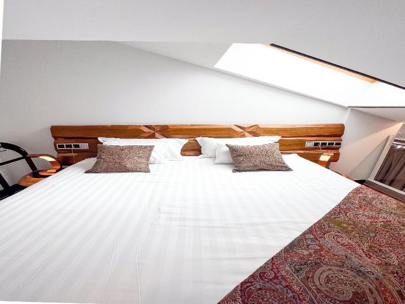 Anahita Boutique Hotel image
