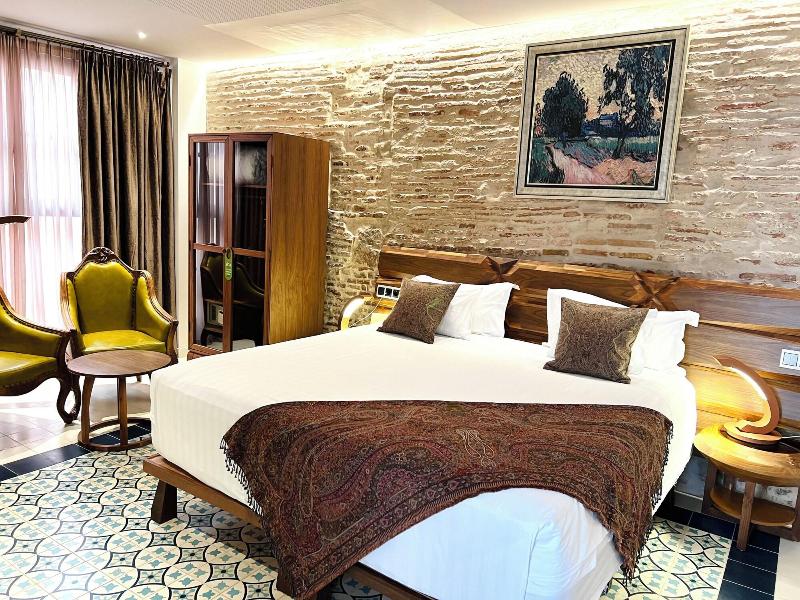 Anahita Boutique Hotel image