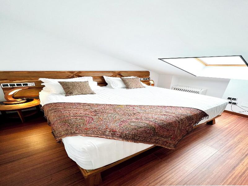 Anahita Boutique Hotel image