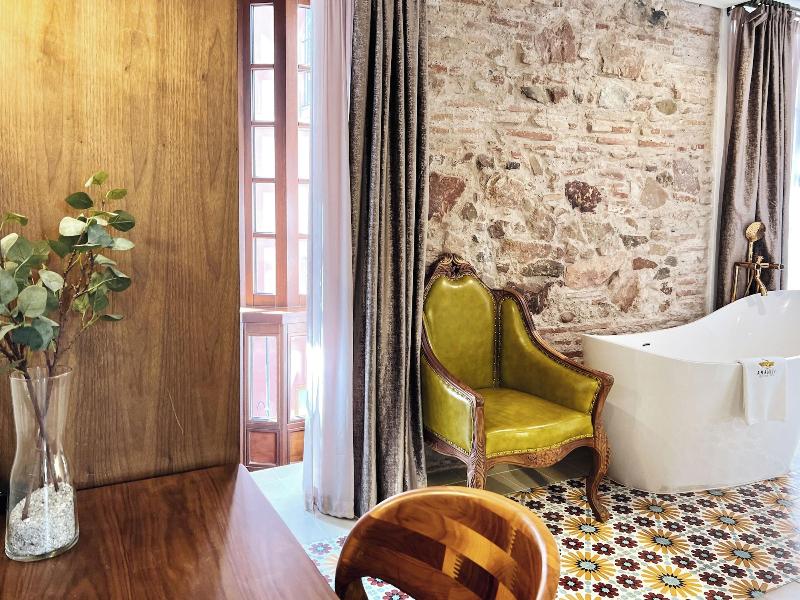 Anahita Boutique Hotel image