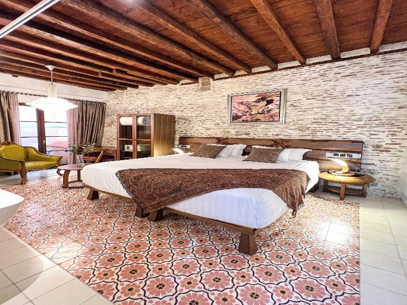 Anahita Boutique Hotel image