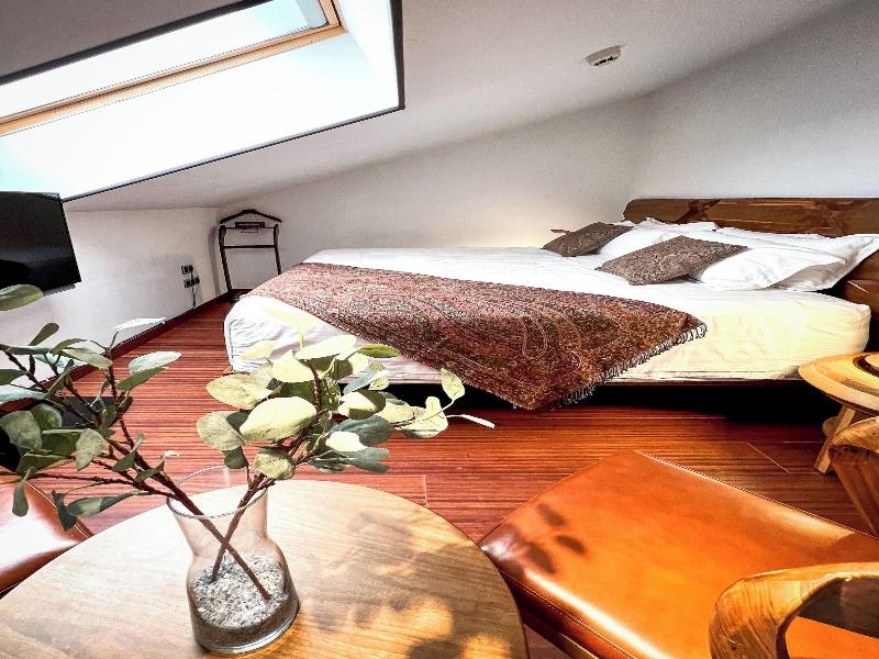 Anahita Boutique Hotel image