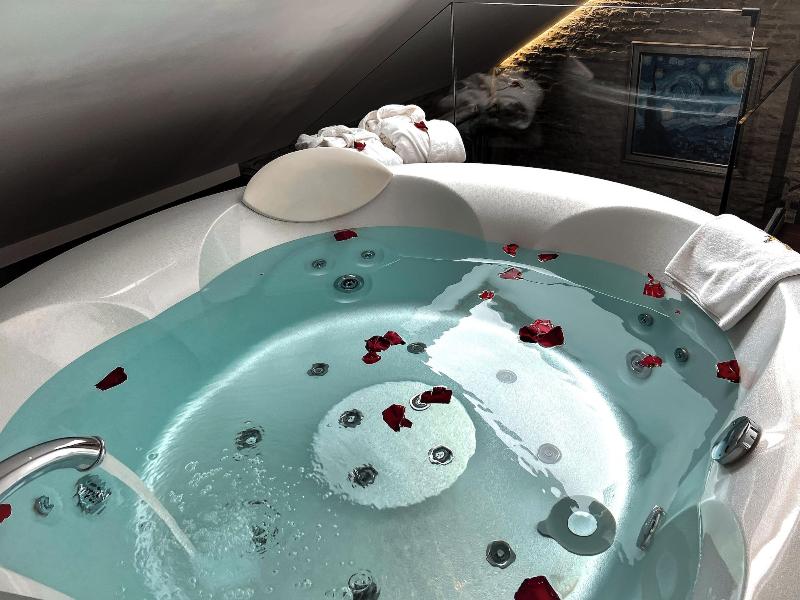 Anahita Boutique Hotel image