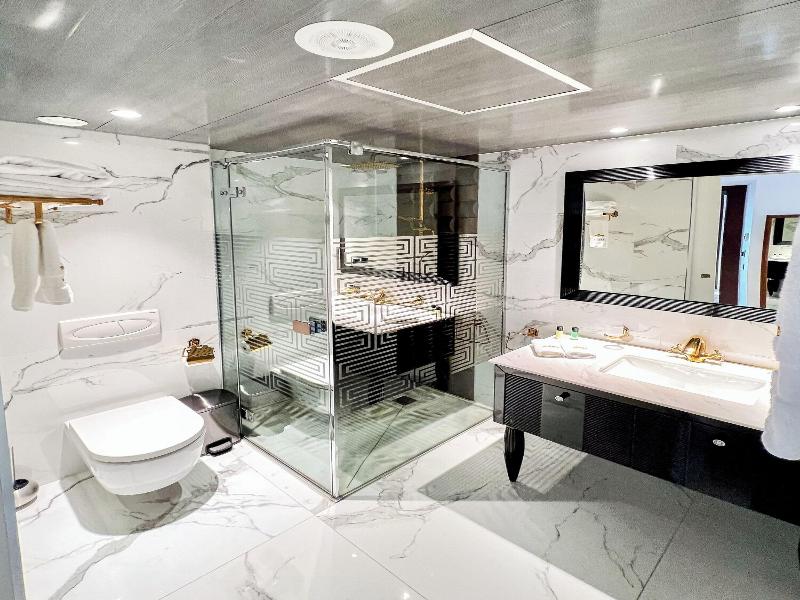 Anahita Boutique Hotel image
