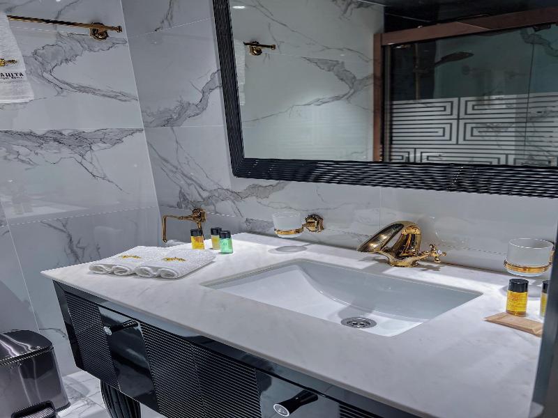 Anahita Boutique Hotel image