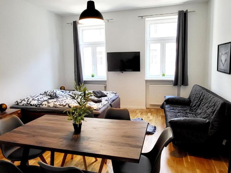 Siccardsburggasse Apartment With 1 Balcony — general view