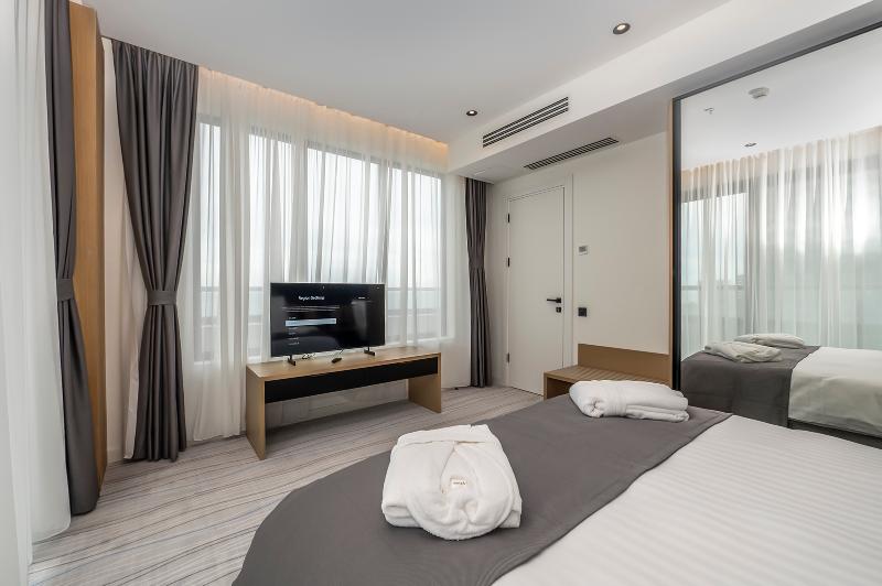 The Grandeur Hotel image