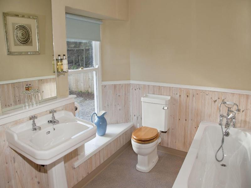 The Punch Bowl Inn image