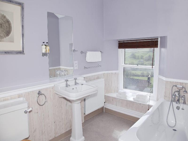 The Punch Bowl Inn image