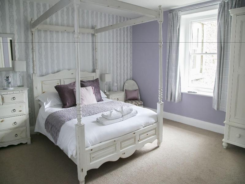 The Punch Bowl Inn image