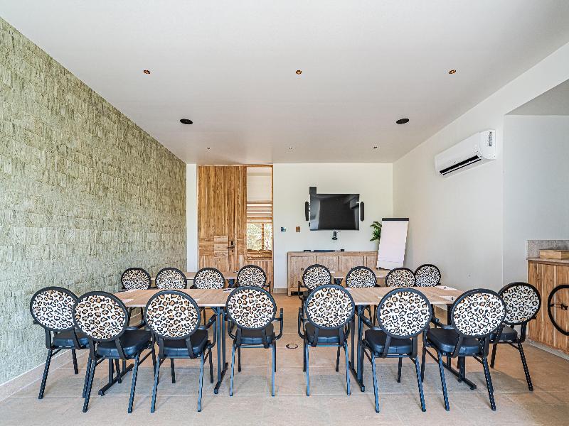 Van der Valk Plaza Beach & Dive Resort Bonaire image