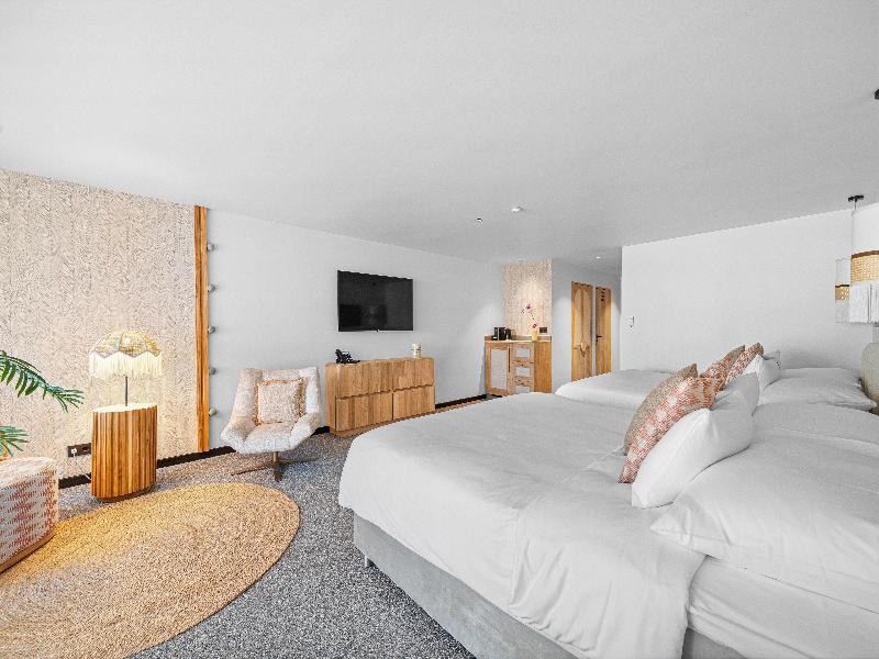 Van der Valk Plaza Beach & Dive Resort Bonaire image