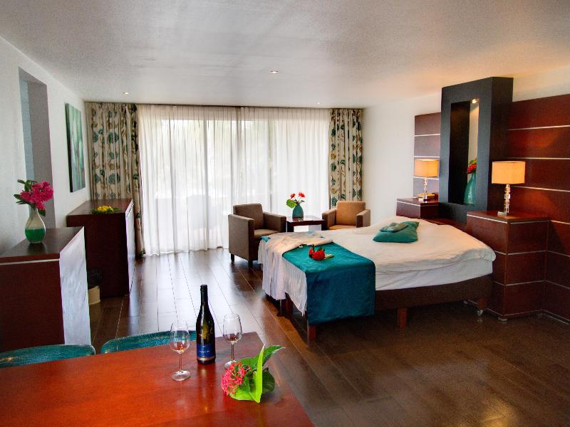 Van der Valk Plaza Beach & Dive Resort Bonaire image
