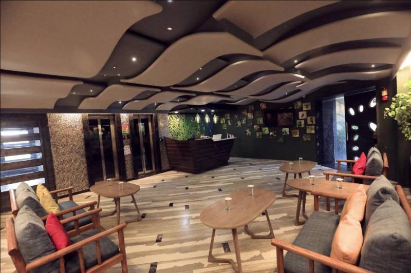 Lobby & Reception