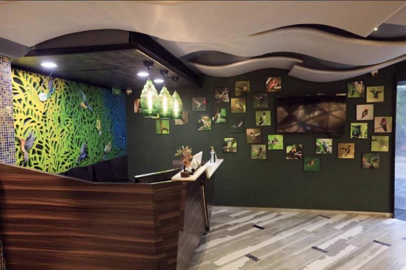 Lobby & Reception