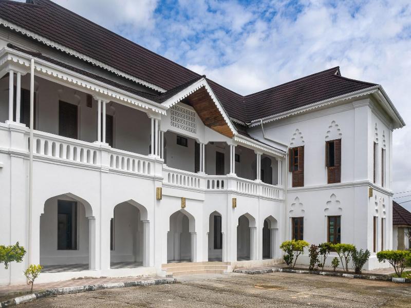 The Manor House By Sansi image