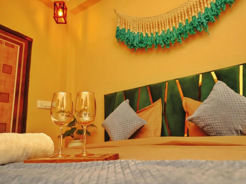 Roomshala 035 Premium Inn Noida Sec 15 image
