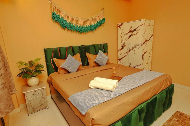 Roomshala 035 Premium Inn Noida Sec 15 image