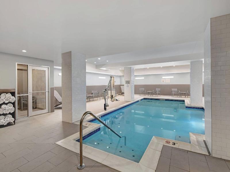 Towneplace Suites By Marriott Cincinnati Downtown image