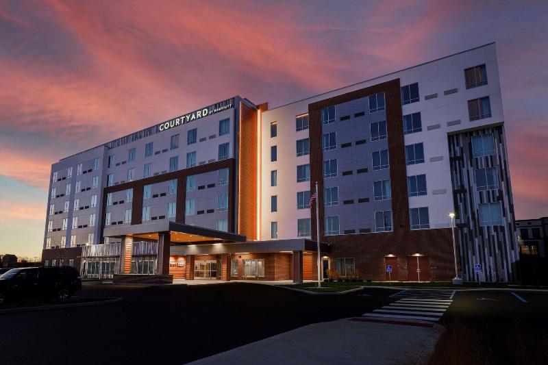 Courtyard By Marriott Indianapolis Fishers image