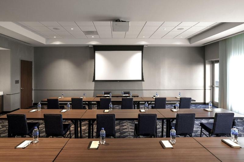 Courtyard By Marriott Indianapolis Fishers image