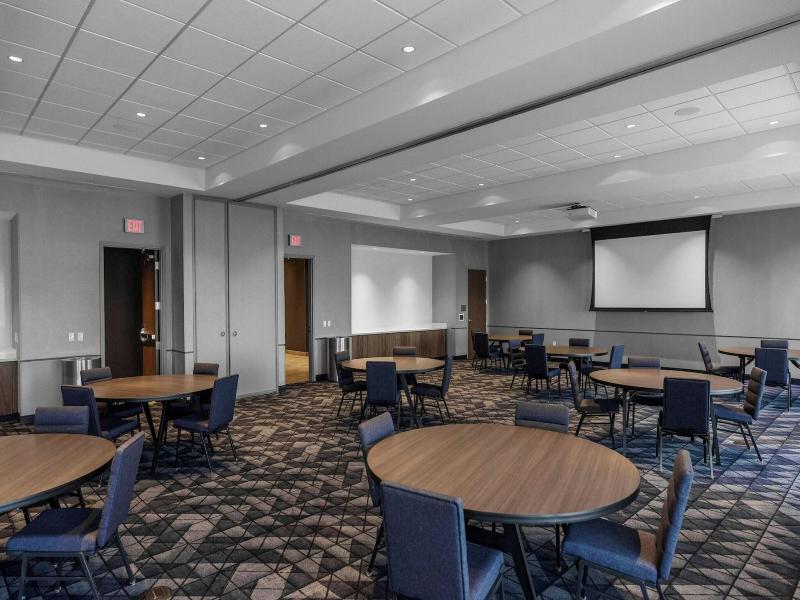 Courtyard By Marriott Indianapolis Fishers image