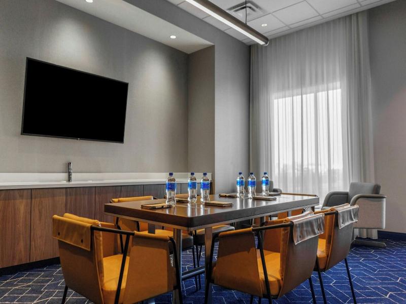 Courtyard By Marriott Indianapolis Fishers image