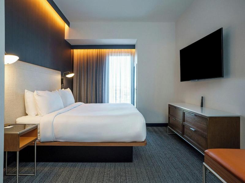 Courtyard By Marriott Indianapolis Fishers image