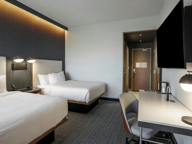 Courtyard By Marriott Indianapolis Fishers image