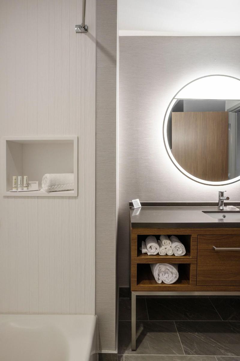 Courtyard By Marriott Indianapolis Fishers image