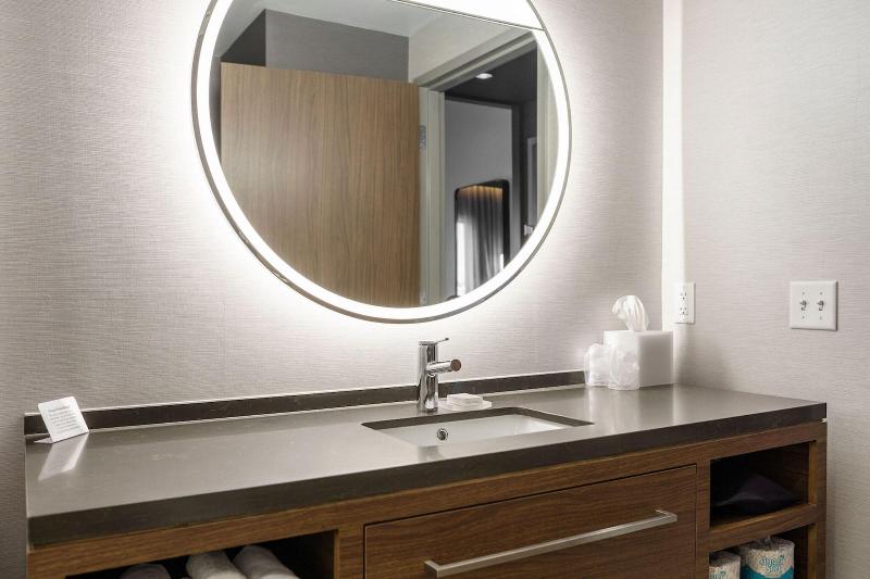 Courtyard By Marriott Indianapolis Fishers image
