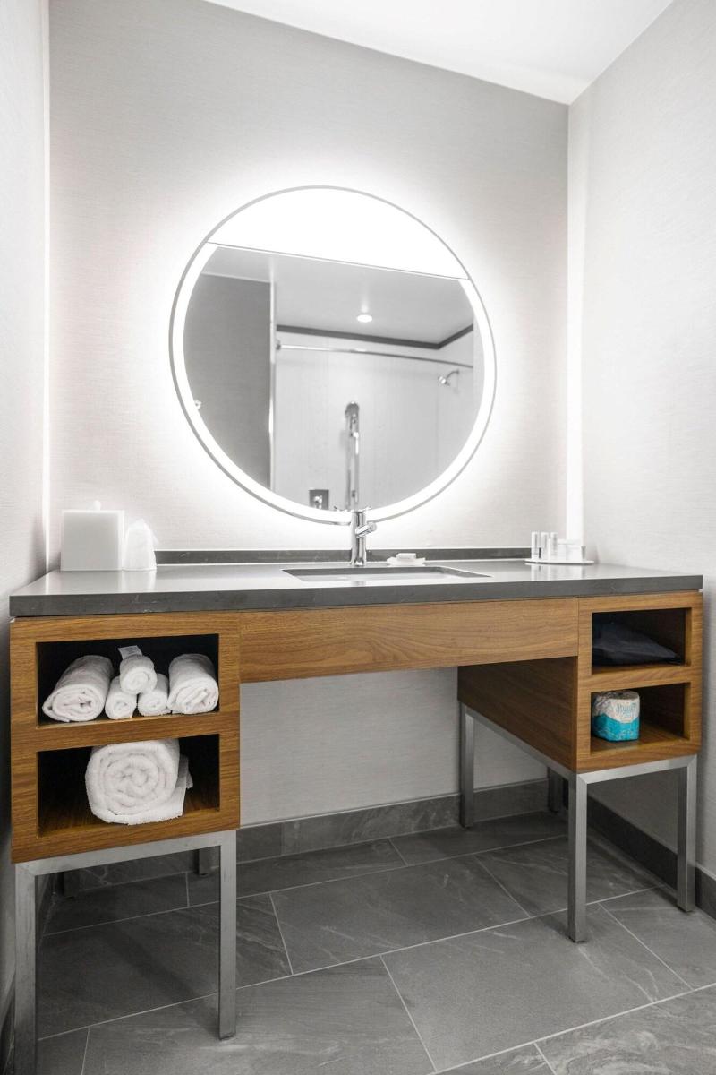 Courtyard By Marriott Indianapolis Fishers image