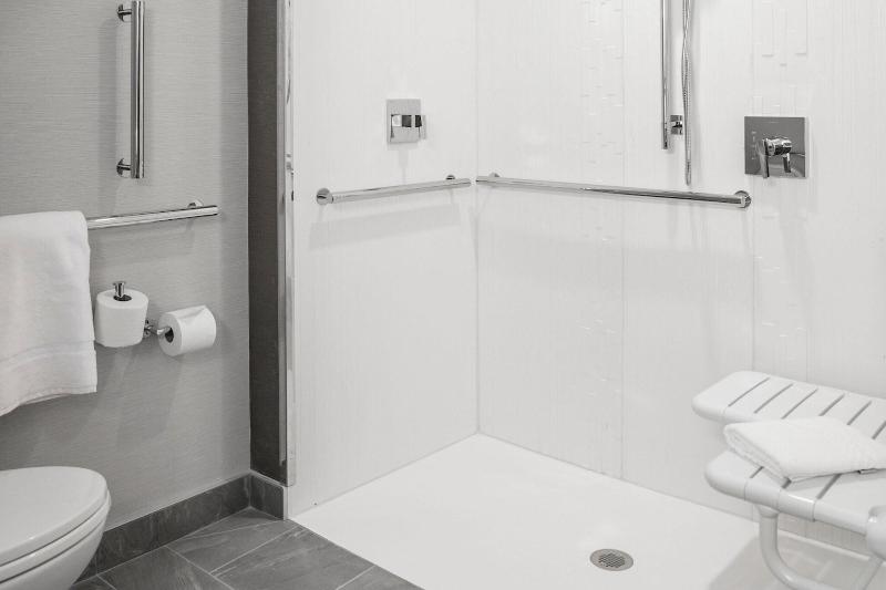 Courtyard By Marriott Indianapolis Fishers image