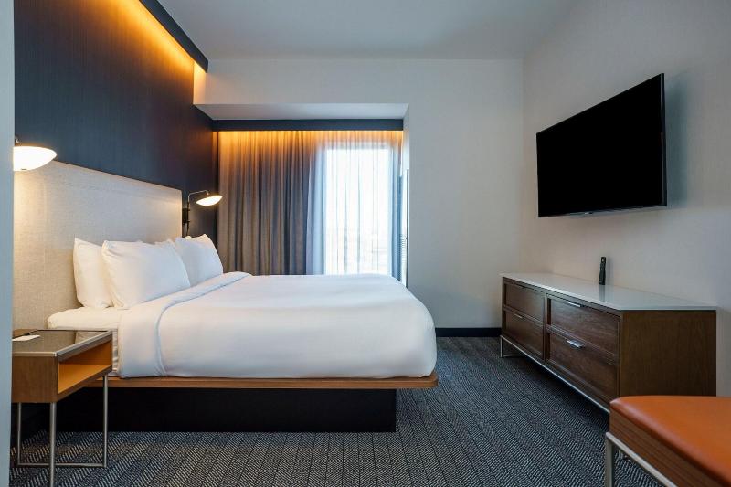 Courtyard By Marriott Indianapolis Fishers image