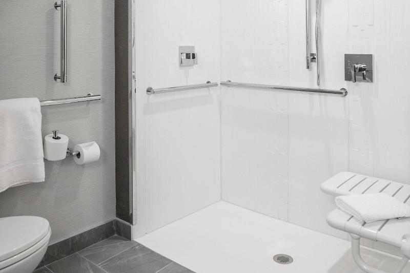 Courtyard By Marriott Indianapolis Fishers image