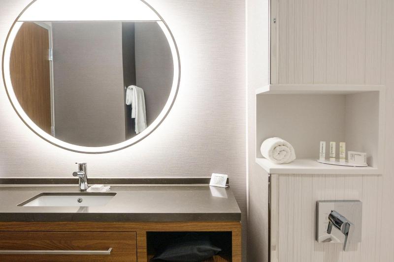 Courtyard By Marriott Indianapolis Fishers image