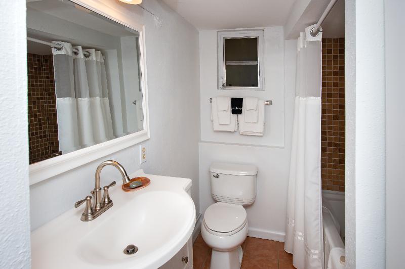Cedar Cove Resort And Cottages image