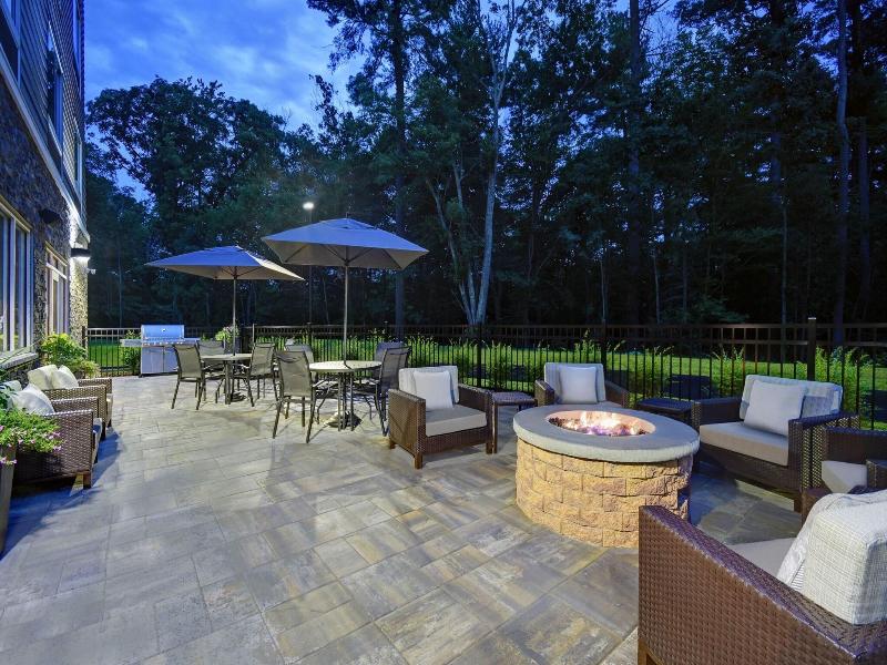 Fairfield Inn and Suites By Marriott Mansfield image