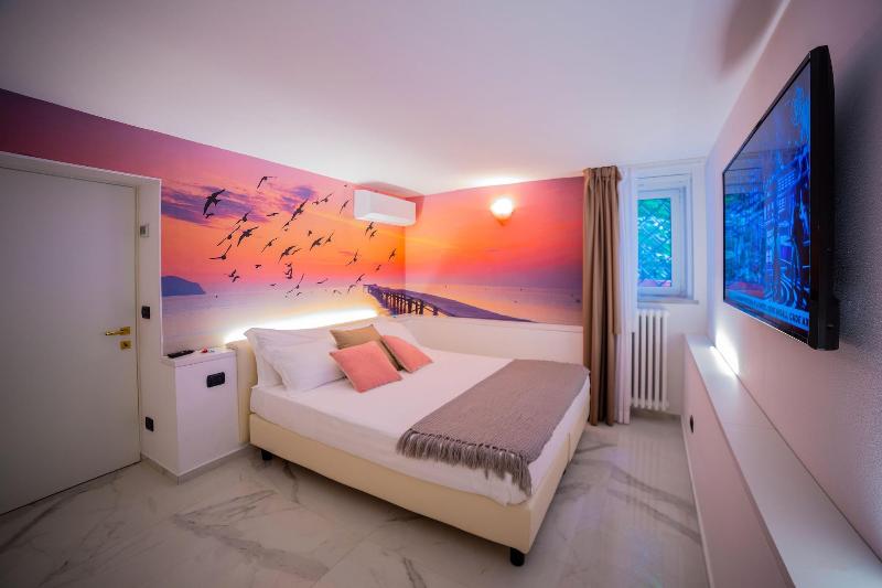 Marina Centro Suite image