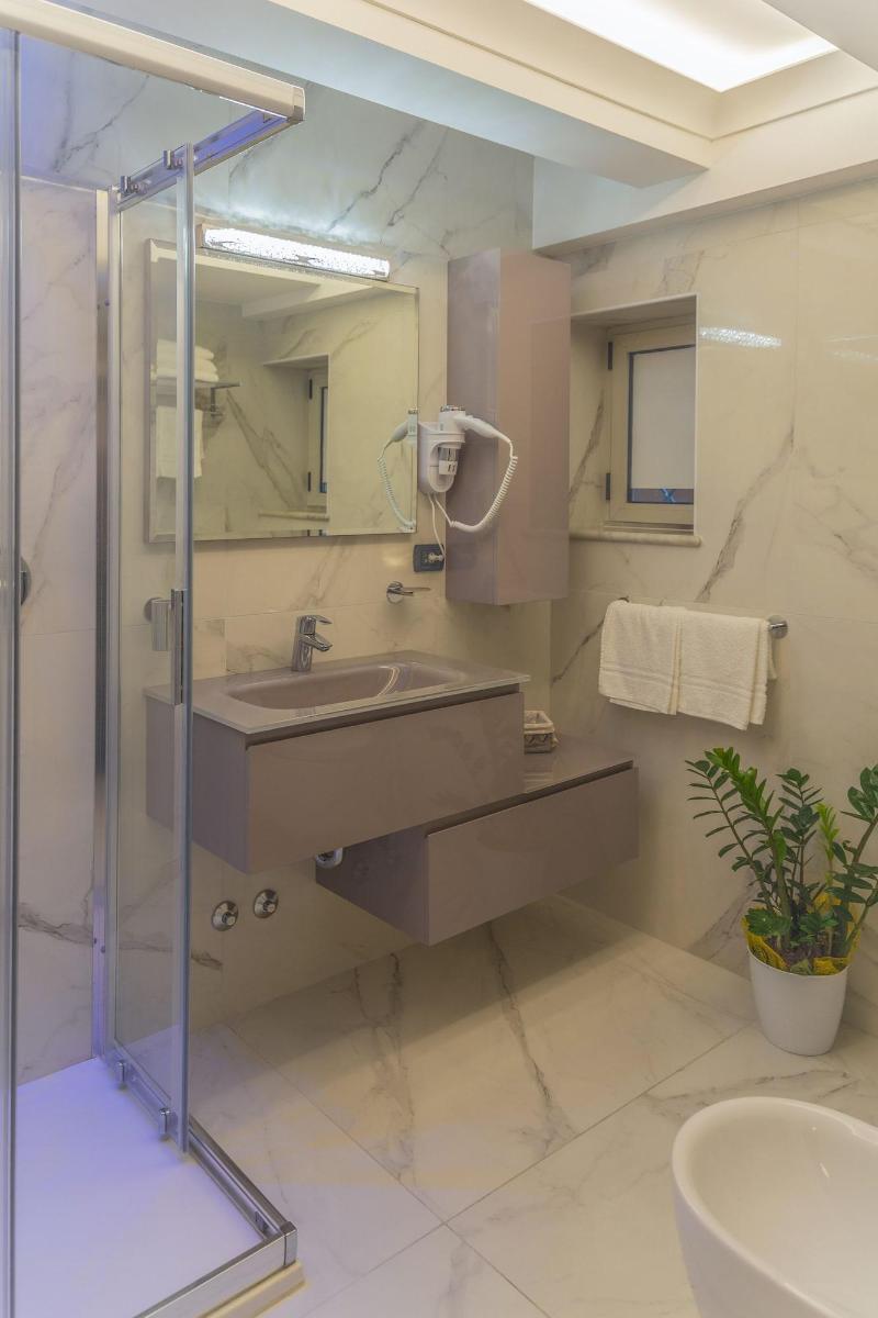 Marina Centro Suite image