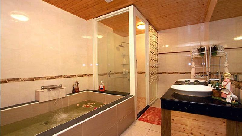 Shui Yue Guest House image