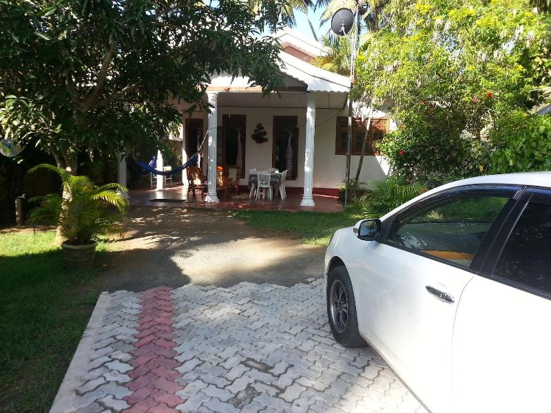 Nishan Surf Inn image