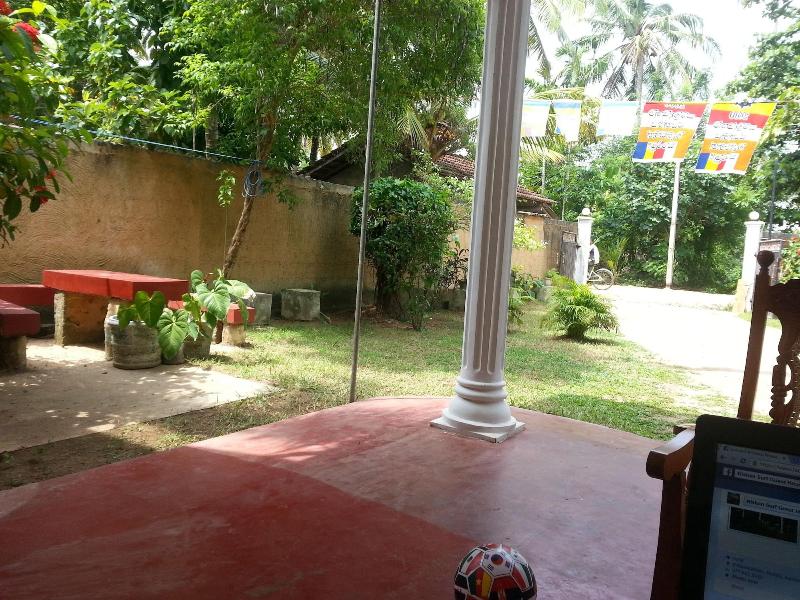 Nishan Surf Inn image