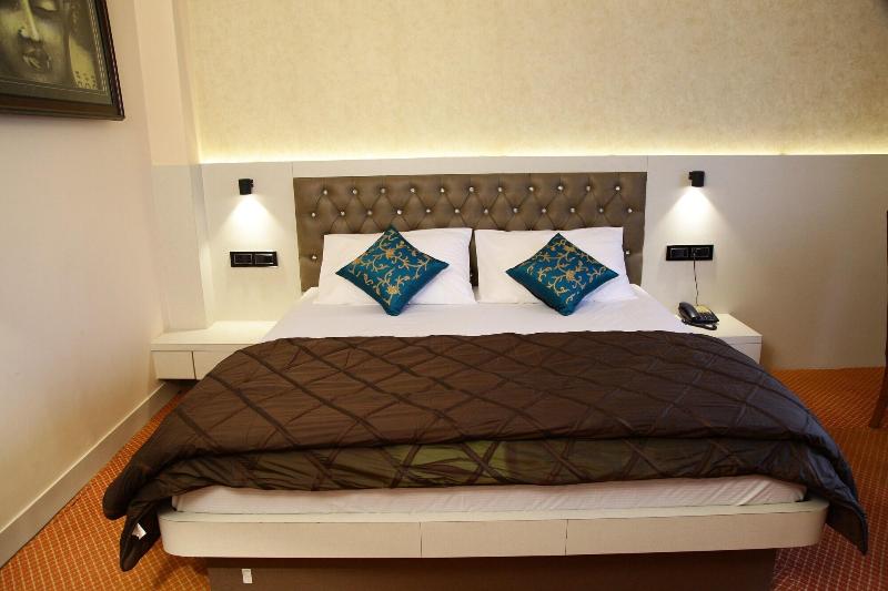 Hotel Aangan Regency image