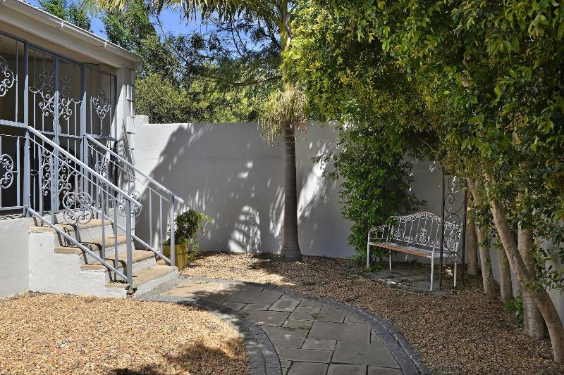 Lemon Tree Cottage image