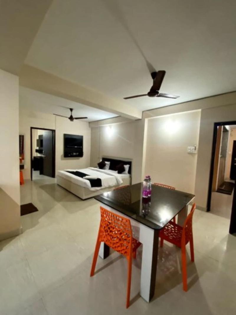 Goroomgo Grand Resort Puri image