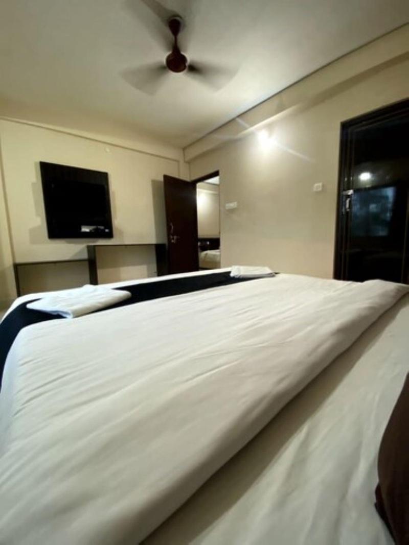 Goroomgo Grand Resort Puri image