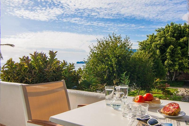 Skinos Apartments And Studios image