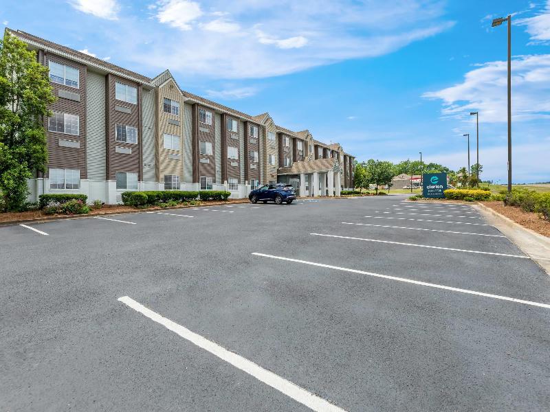 Starkville Inn and Suites