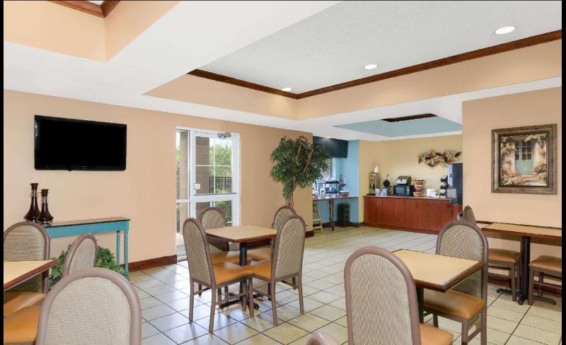 Starkville Inn and Suites image
